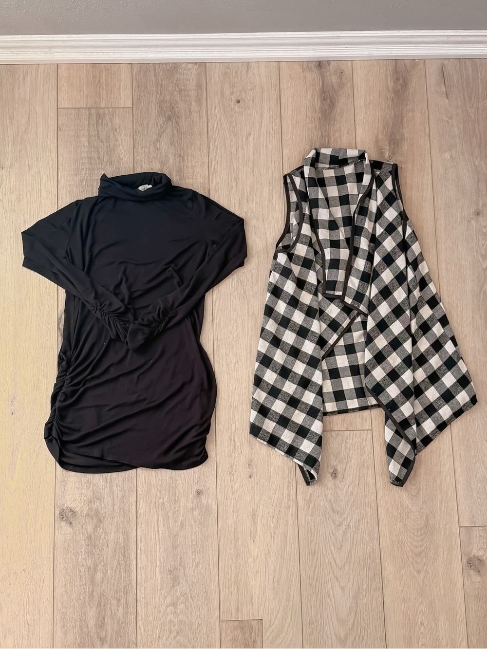 WOMENS TRENDY AND STYLISH BOUTIQUE FALL WINTER CAPSULE OUTFIT BUNDLE SIZE SMALL - Picture 3 of 5